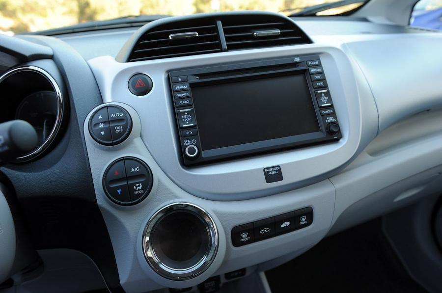  Honda Fit EV 2013 года  (фото 26 из 64)